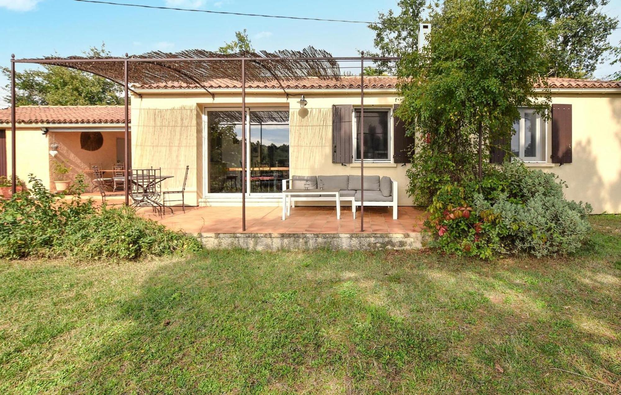 Lovely Home In 阿普特 外观 照片